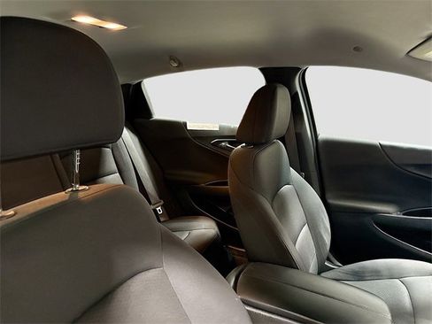 Used 2021 Chevrolet Malibu LT image 26