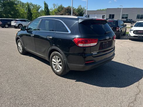 Used 2016 Kia Sorento LX w/ LX Convenience Package AWD/4WD image 5