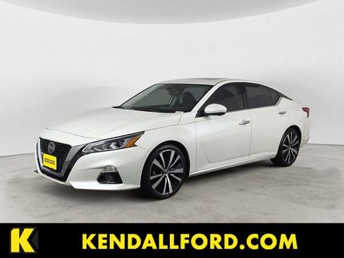 Used 2019 Nissan Altima 2.5 Platinum FWD image 1