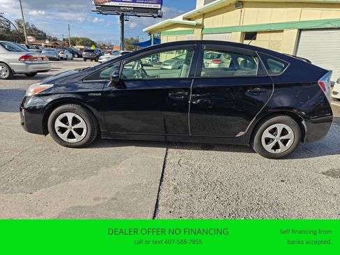 Used 2013 Toyota Prius Three image 2