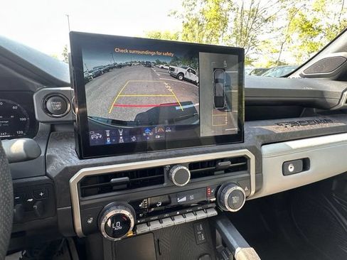 Used 2024 Toyota Tacoma Limited w/ Limited Package (LT) AWD/4WD image 28