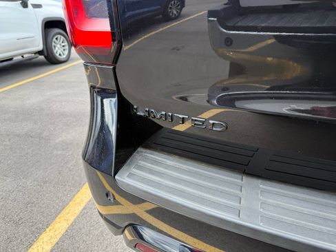 Used 2024 Ford Expedition Limited AWD/4WD image 7
