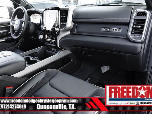 Used 2025 RAM 1500 Laramie AWD/4WD image 12