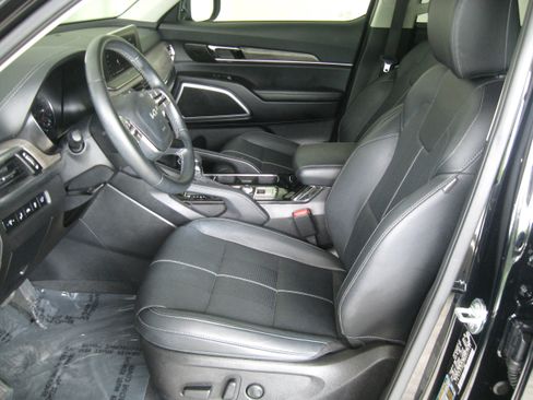 Certified 2022 Kia Telluride EX w/ EX Premium Package image 8