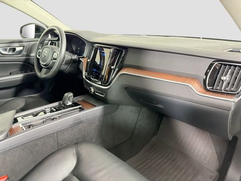 Certified 2024 Volvo S60 B5 Plus image 31