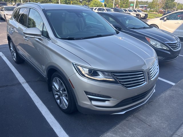 Used 2017 Lincoln MKC Reserve FWD image 3