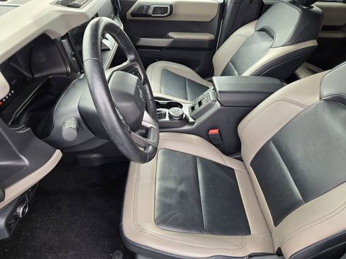 Used 2022 Ford Bronco Wildtrak image 12