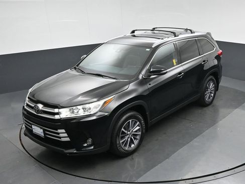 Used 2019 Toyota Highlander XLE image 75