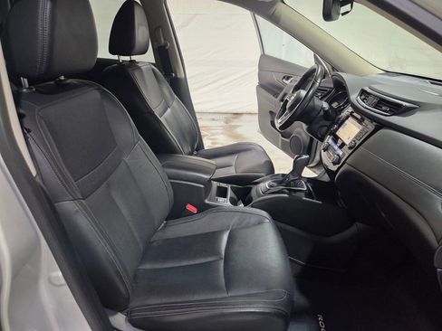 Used 2017 Nissan Rogue SL image 13