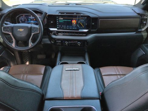 Used 2024 Chevrolet Silverado 2500 High Country w/ Technology Package image 14