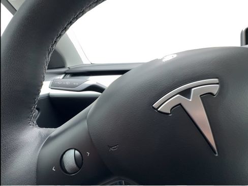 Used 2022 Tesla Model Y Performance AWD/4WD image 37