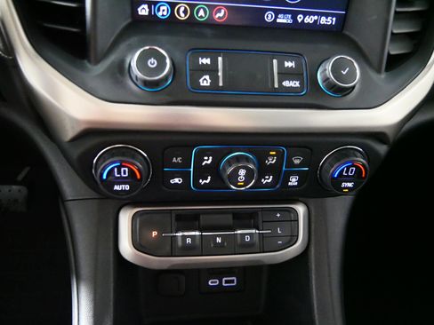 Certified 2020 GMC Acadia Denali w/ Denali Ultimate Package AWD/4WD image 23