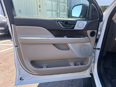 Used 2024 Lincoln Navigator Reserve AWD/4WD image 20