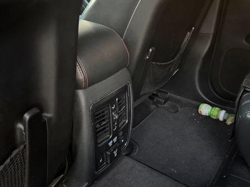 Used 2015 Dodge Durango R/T w/ Technology Group AWD/4WD image 17