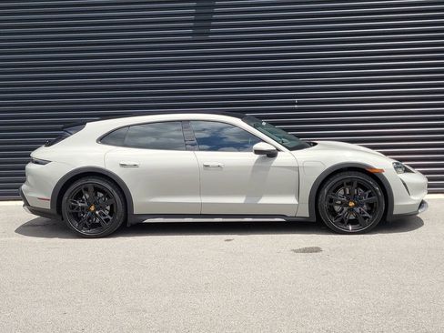 Certified 2022 Porsche Taycan 4 Cross Turismo AWD/4WD image 8
