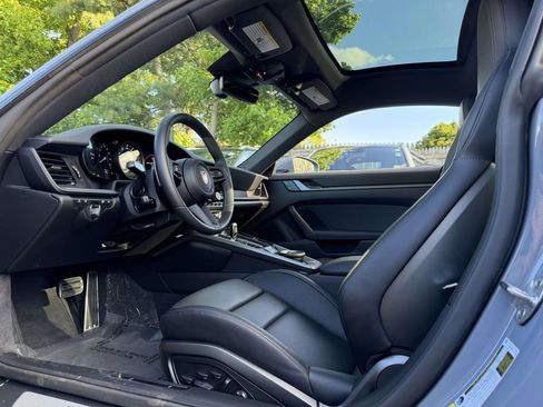 Used 2024 Porsche 911 Carrera RWD image 20