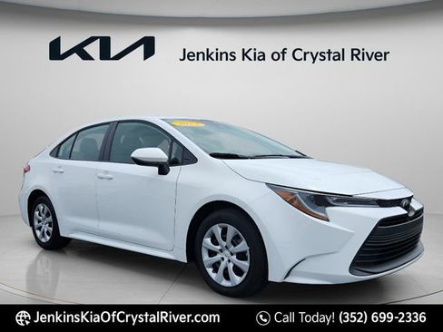 Used 2024 Toyota Corolla LE FWD image 1