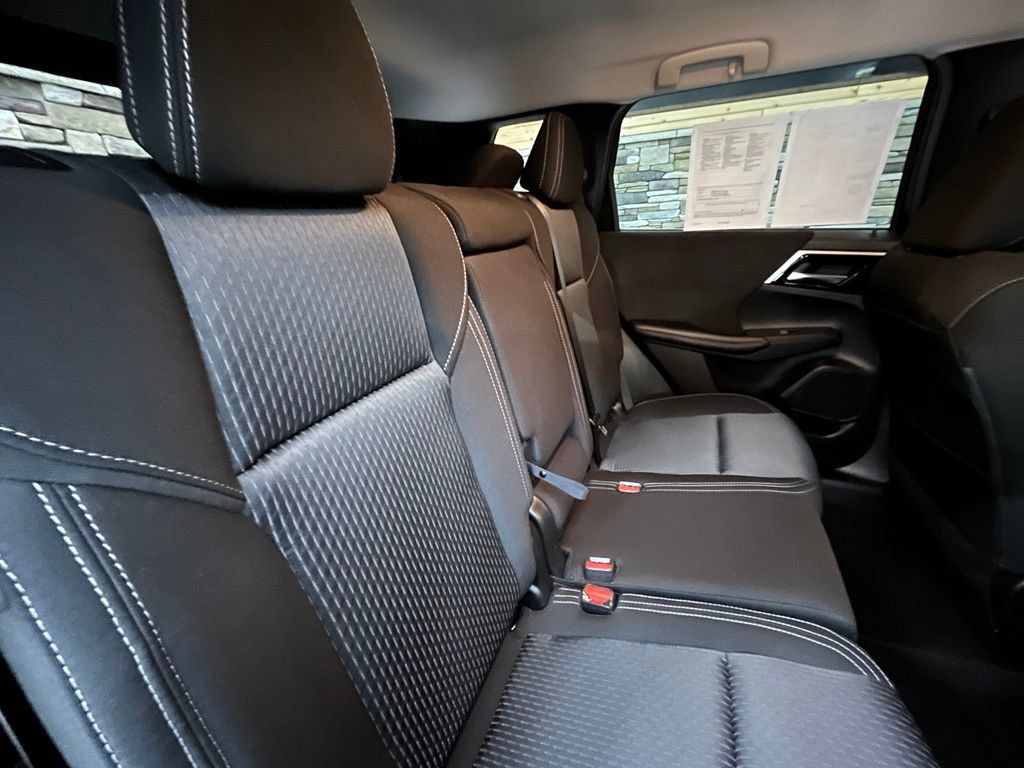 Used 2022 Mitsubishi Outlander ES AWD/4WD image 47