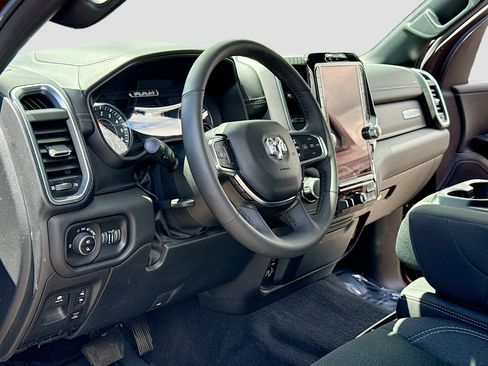 Used 2025 RAM 1500 Big Horn AWD/4WD image 4