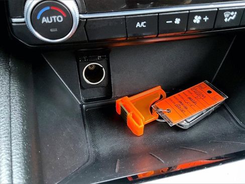 Used 2021 MAZDA CX-5 Touring image 31