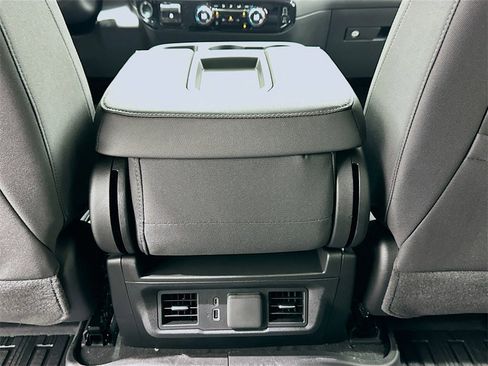 New 2026 GMC Sierra 3500 SLE w/ Preferred Package image 25