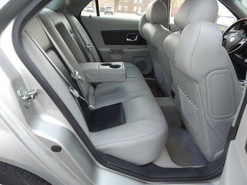 Used 2007 Cadillac CTS 3.6 RWD image 33
