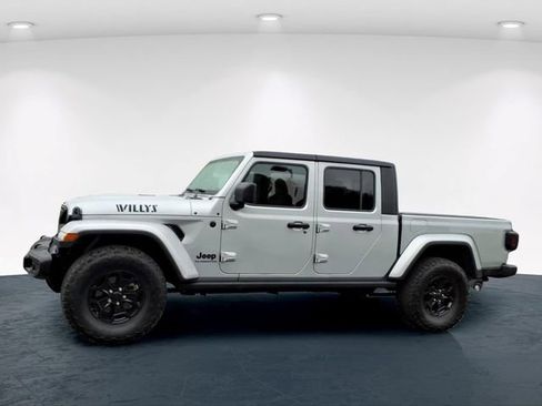 Used 2022 Jeep Gladiator Sport AWD/4WD image 4