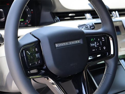 New 2026 Land Rover Range Rover Evoque Dynamic SE image 19