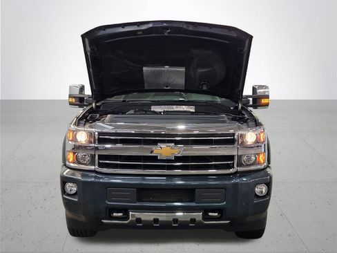 Used 2018 Chevrolet Silverado 2500 High Country w/ Duramax Plus Package AWD/4WD image 5