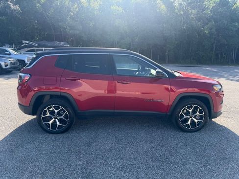 Used 2025 Jeep Compass Limited AWD/4WD image 8