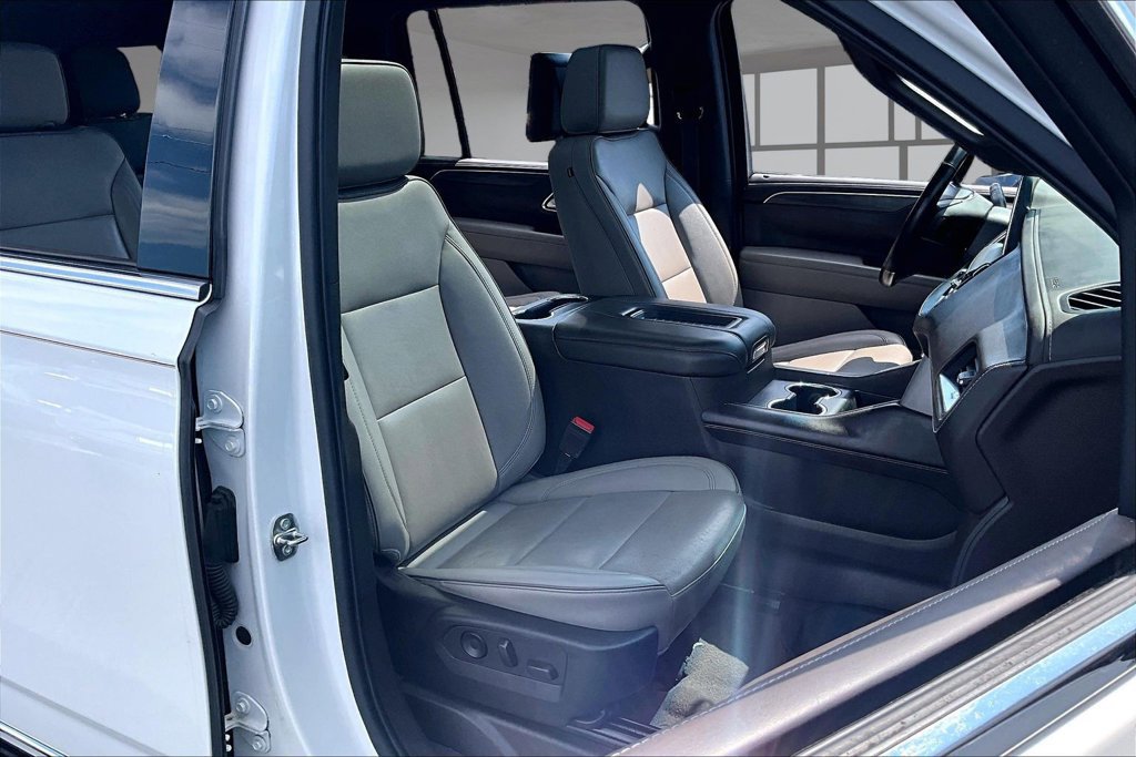 Used 2022 GMC Yukon XL SLT w/ SLT Premium Package AWD/4WD image 7