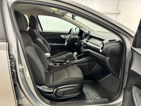 Used 2023 Kia Forte LXS w/ LXS Technology Package FWD image 22