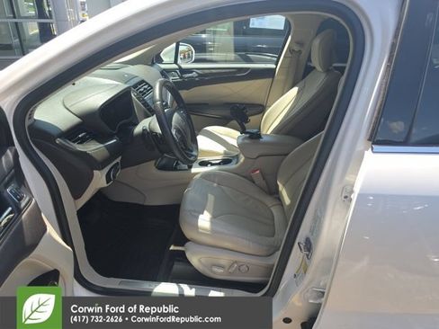 Used 2019 Lincoln MKC Reserve w/ MKC Climate Package AWD/4WD image 9