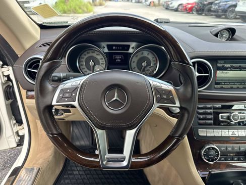 Used 2015 Mercedes-Benz SL 550 image 21