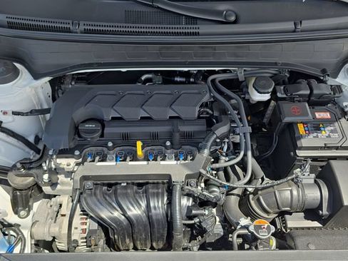 Used 2025 Hyundai Venue SEL FWD image 33