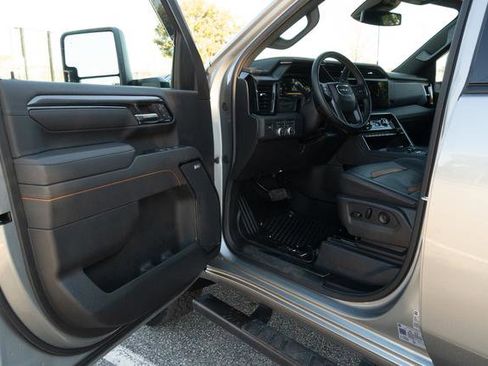 Used 2026 GMC Sierra 2500 AT4 image 15