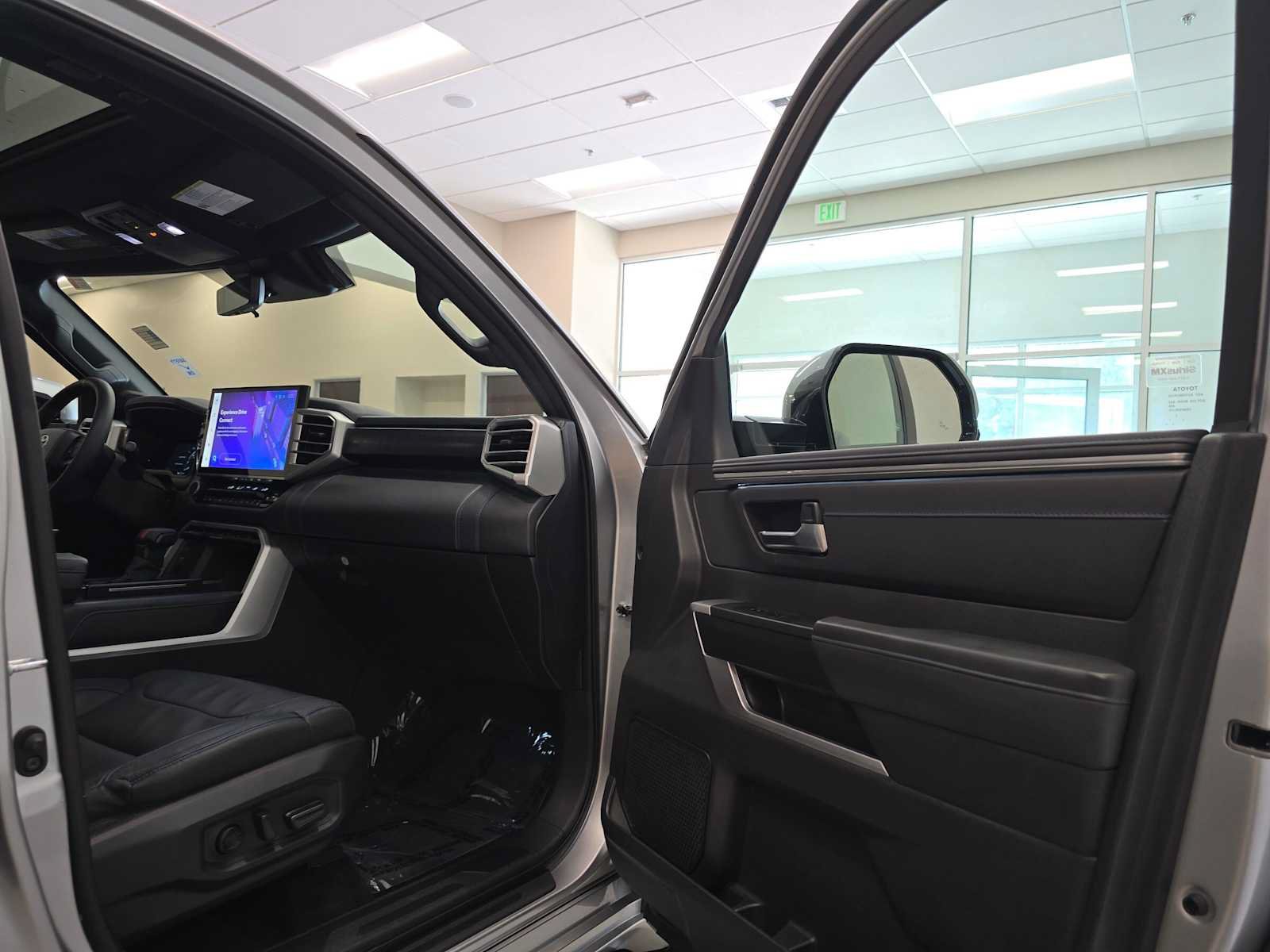 Used 2025 Toyota Sequoia Platinum w/ TRD Off-Road Package AWD/4WD image 30