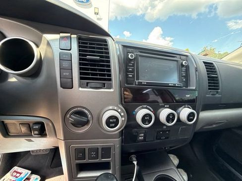 Used 2017 Toyota Sequoia SR5 AWD/4WD image 50