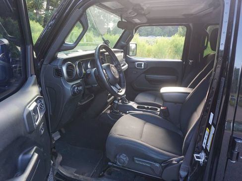 Used 2018 Jeep Wrangler Unlimited Sport S AWD/4WD image 2