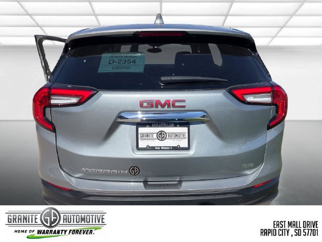 Used 2024 GMC Terrain SLE AWD/4WD image 9