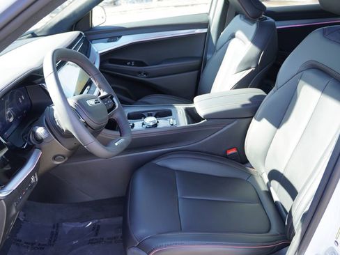 Used 2024 Jeep Wagoneer Launch Edition image 15