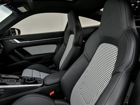 Used 2025 Porsche 911 Turbo S AWD/4WD image 25