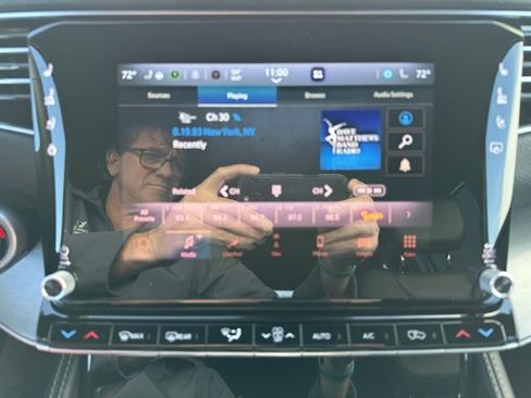 Certified 2025 Jeep Wagoneer Series III w/ Premium Group I image 24