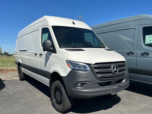 New 2026 Mercedes-Benz Sprinter 2500 image 2