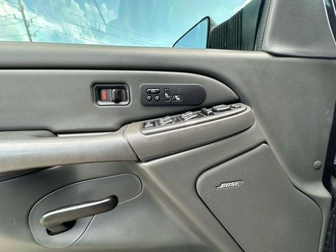 Used 2004 Chevrolet Silverado 2500 LT w/ Skid Plate Package AWD/4WD image 40