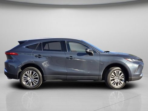 Used 2023 Toyota Venza XLE AWD/4WD image 22