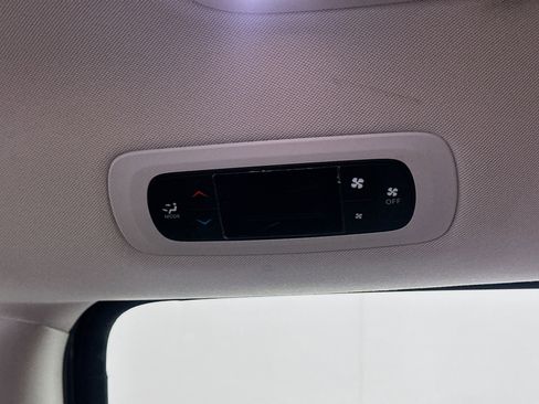 Used 2019 Chrysler Pacifica LX w/ Tire & Wheel Group FWD image 26