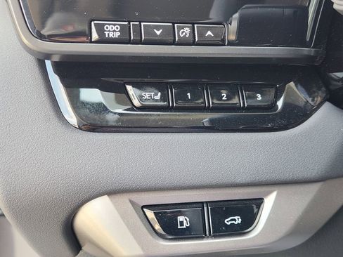 Used 2025 Lexus RX 350 Premium Plus w/ Accessory Package (Z1) FWD image 21
