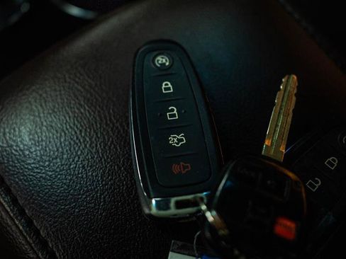 Used 2013 Ford Edge Limited image 21