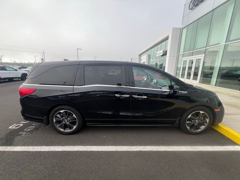 Used 2021 Honda Odyssey Elite image 2